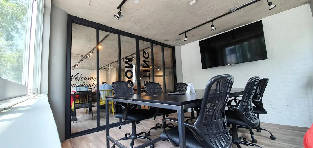 How Top Entrepreneurs Structure Their Day for Startup Success