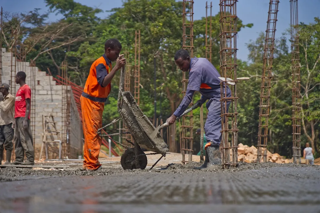 From Sweat to Strategy: How Smart Tools Are Changing Manual Labor Forever